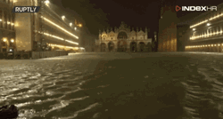 VIDEO Venecija se sprema za novi vodeni udar. Voda će narasti metar i pol
